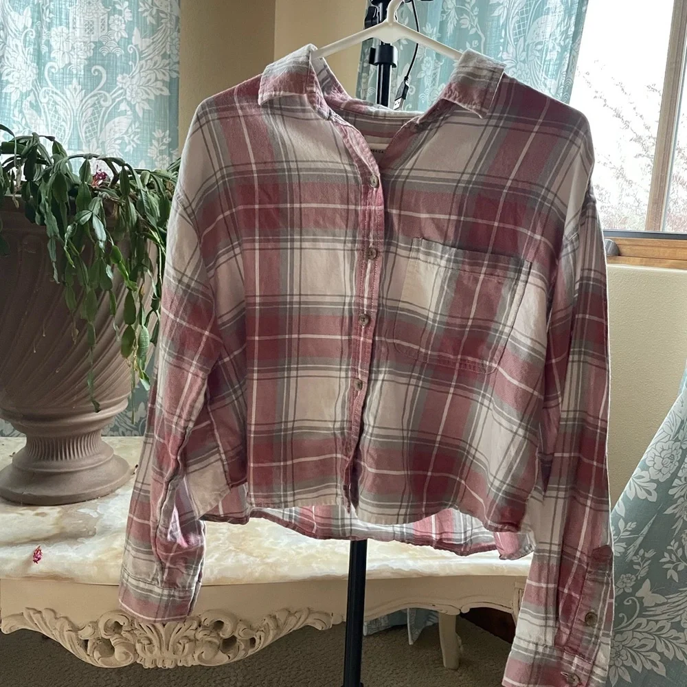 American Eagle cropped tiger plaid button down - Picture 8 of 16